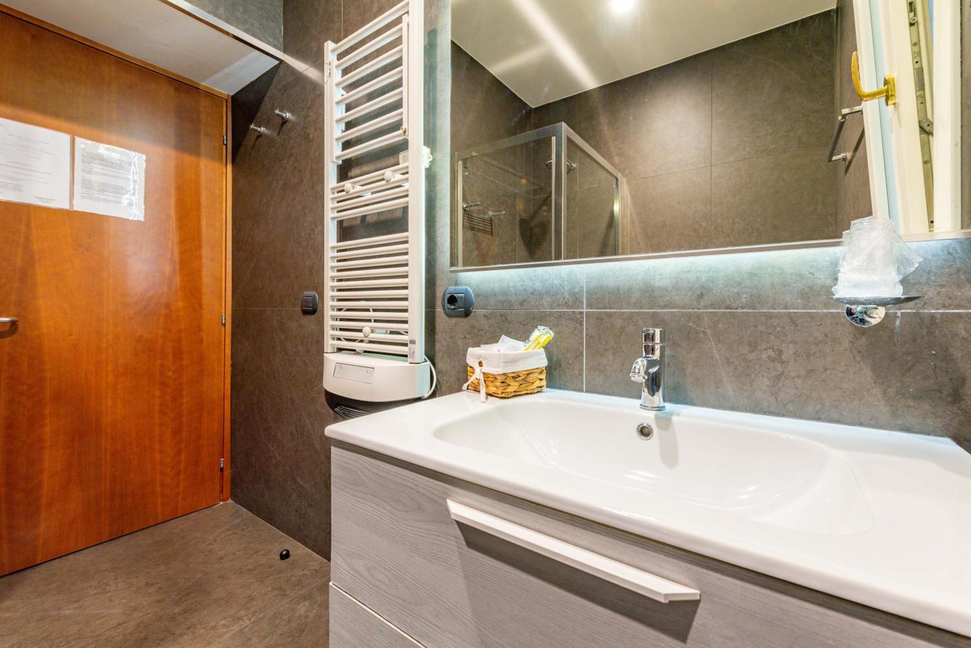 Andenis Tiber House Gasthof *